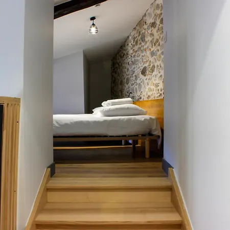 Le Leo De Hostel