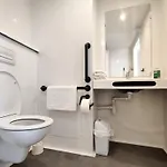Le Leo De Hostel Foix
