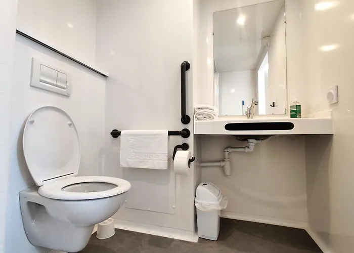 Le Leo De Hostel Foix